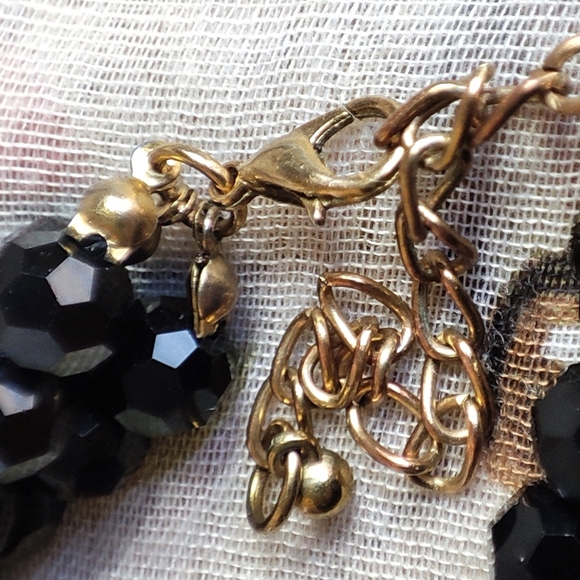 Vintage Black Round Glass Faceted Beaded Gold Tone Triple Strand Necklace EUC - Picture 8 of 9